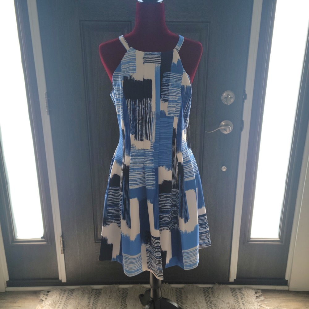 VINCE CAMUTO 
Halter Fit & Flare Scuba Knit Dress